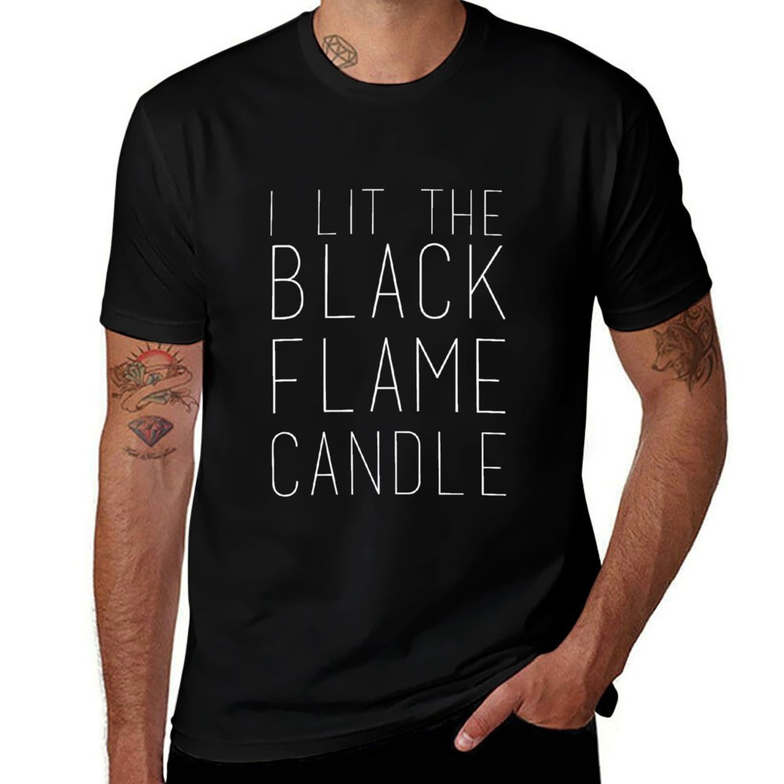Black Flame Candle (Weiß) T-Sh – Black Tin Candle Bewertung und Preis